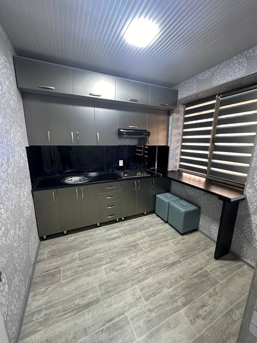 3 xonali kvartira sotiladi