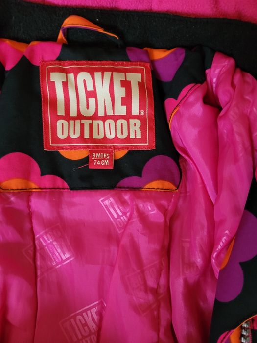 Vând 2 combinezoane de iarna mărimea 74