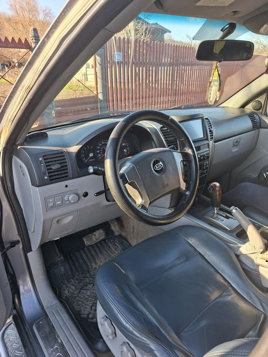 Kia sorento  2007 motor 2.5 pret 3500 euro  negociabil.