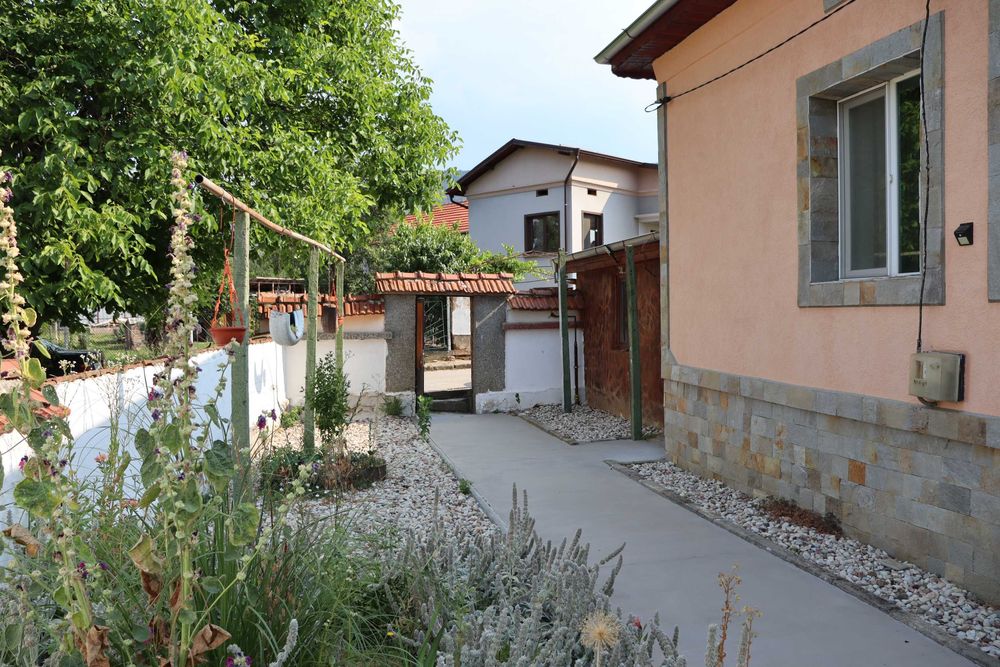 Продава се Къща в Правец - 200 кв.м за 800 €/кв.м - Снимка #4