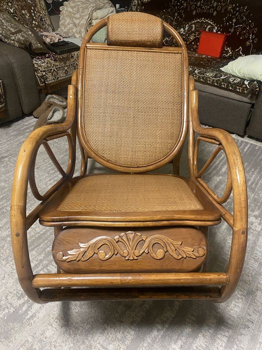 Кресло-качалка из ротанга