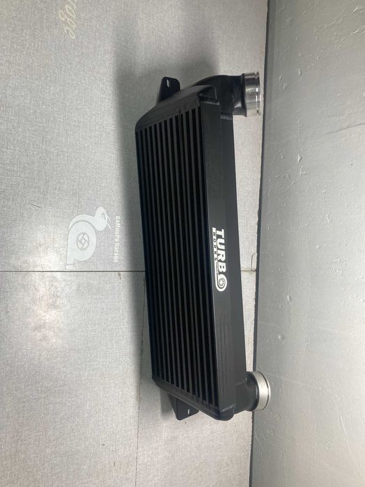 Челен интеркулер тунинг бмв е9х/е82/е87/е88 330д/335д/335и и др.