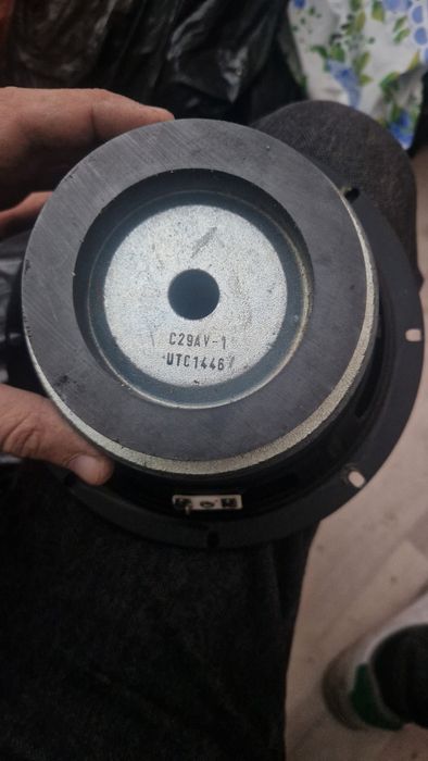 Продам динамик не рабочий