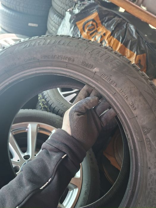 1 бр. 205 55 16 Bridgestone Blizzak LM001 зимна гума