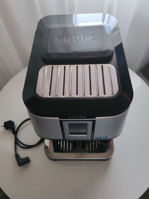 Espressor automat Krups Quattro Force EA880E - Funcționează perfect