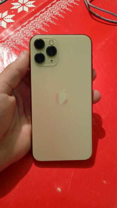 Vand sau schimb iPhone 11 pro 256gb