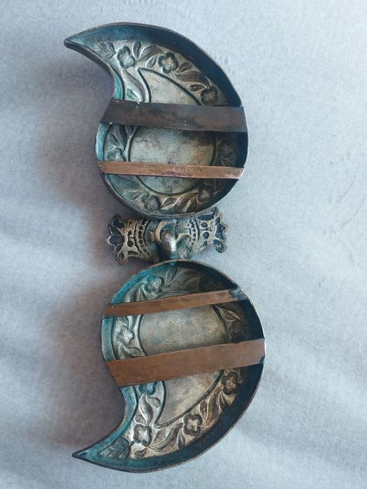 Сребърни пафти с седеф.