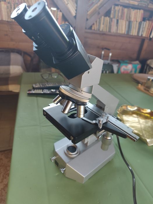 Microscop de laborator ML-4M