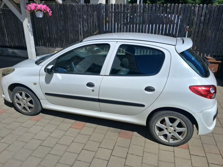 Pegeout 206+ Benzina 1,1 anul 2009