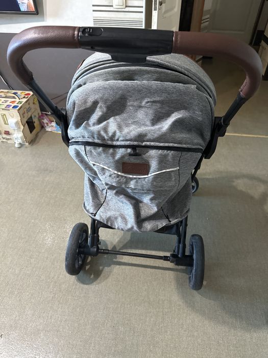 Коляска прогулочная