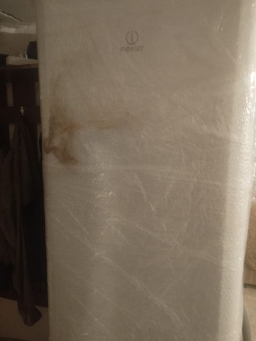 Продаётся Холодильник InDesit.