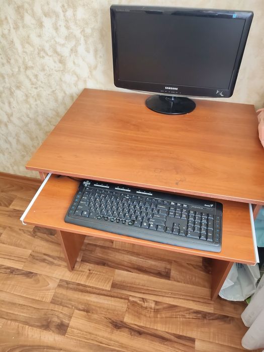 Стол компьютерный стол