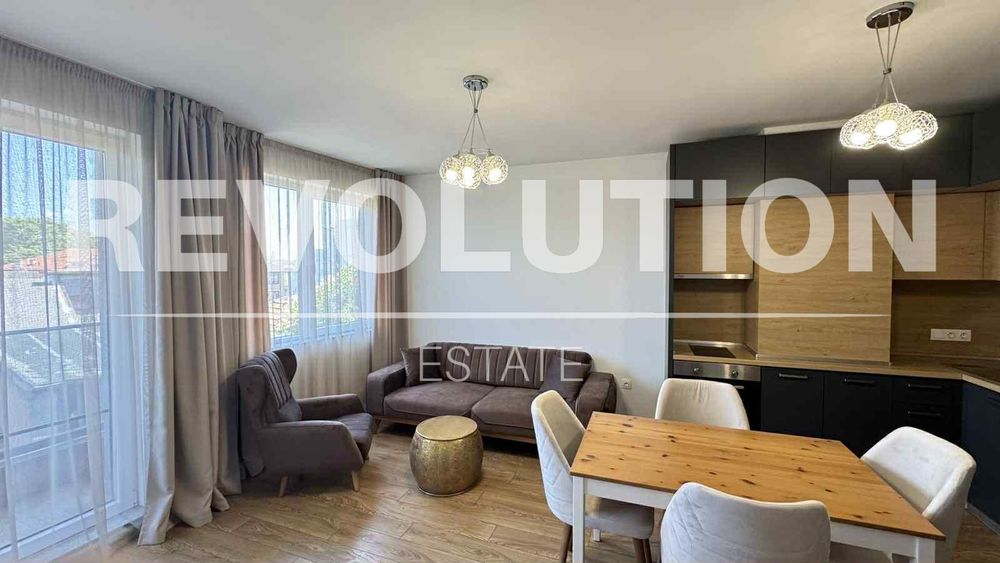 Дава се под наем Тристаен апартамент в Варна, Център - 89 кв.м за 800 € - Снимка #1