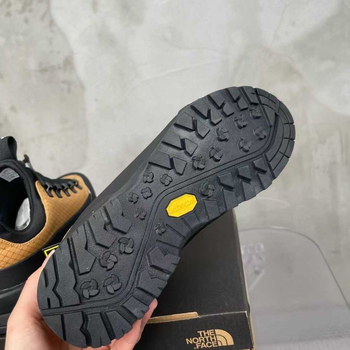 Продавам нови мъжки обувки The North Face GLENCLYFFE LOW SUMIT GOLD