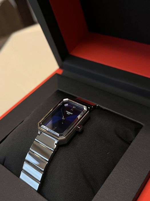 Луксозен дамски часовник TISSOT