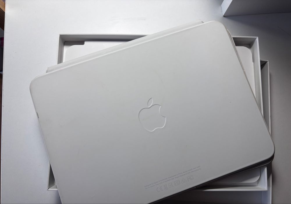 Apple Magic Keyboard Folio original
