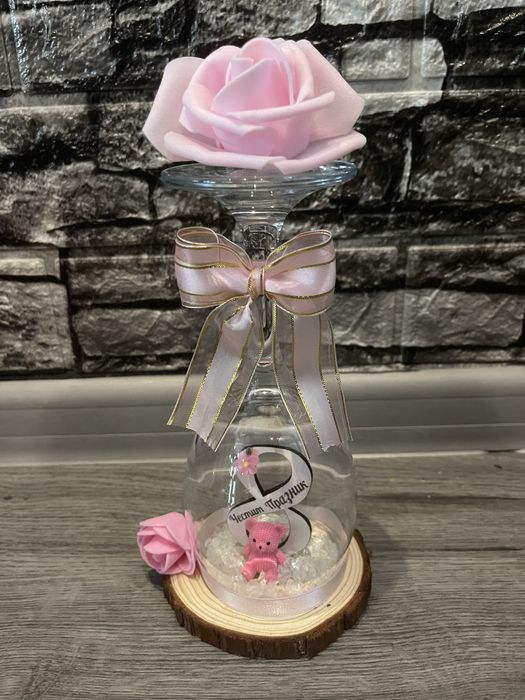 8 март цвете в чаша