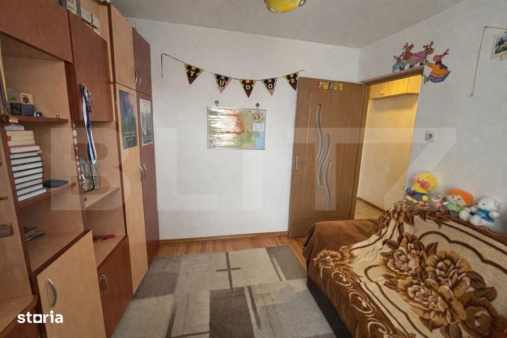 Apartament 3 camere, 56 mp, zona Dambu