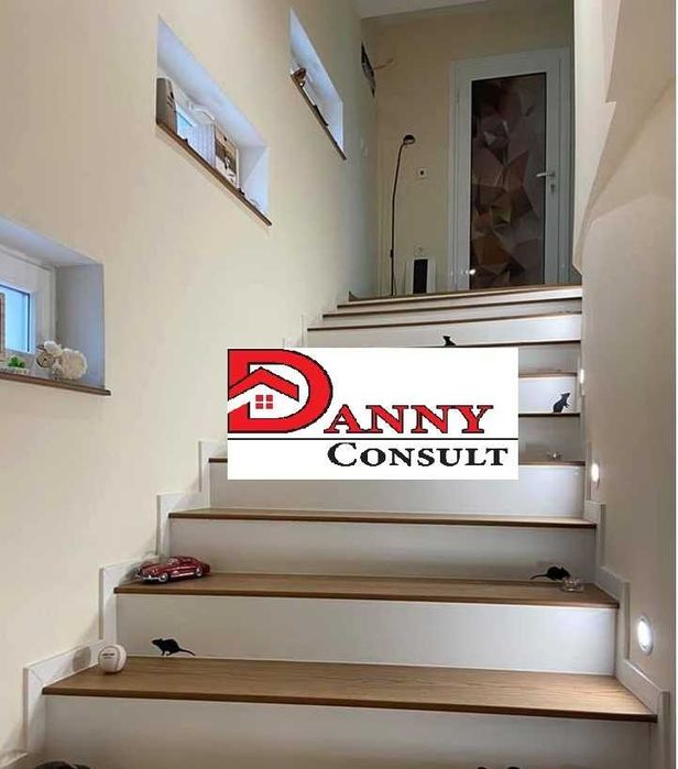 Едноетажна къща на две нива в центъра на гр. Лясковец