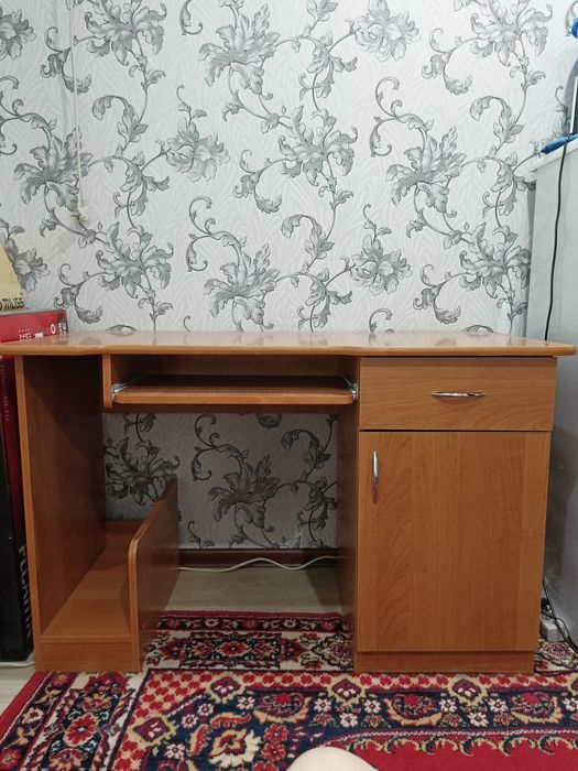 Продам компьютерный стол цена -13.000