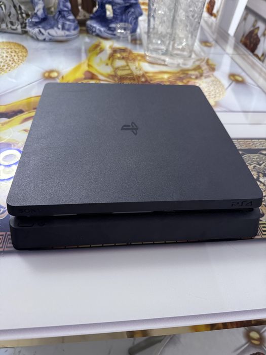 Playstation 4 slim