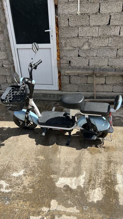 Elektro Skuter deyarli yangi