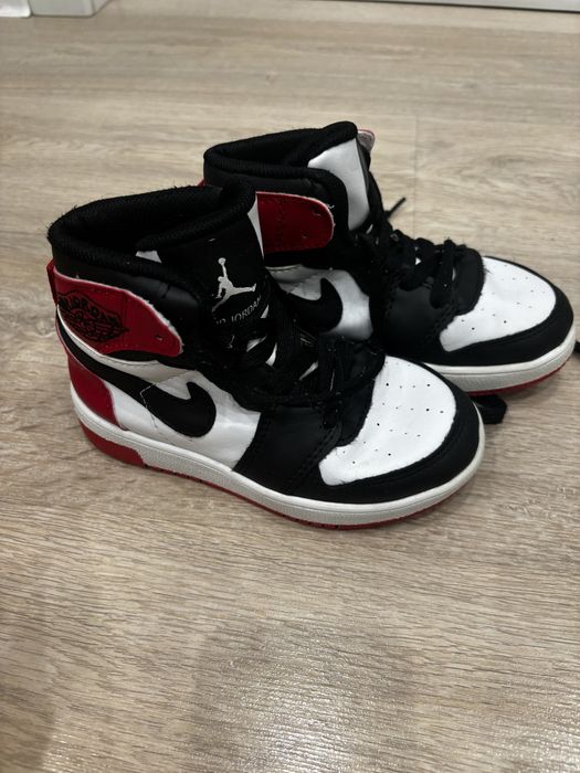 Продам джорданы унисекс