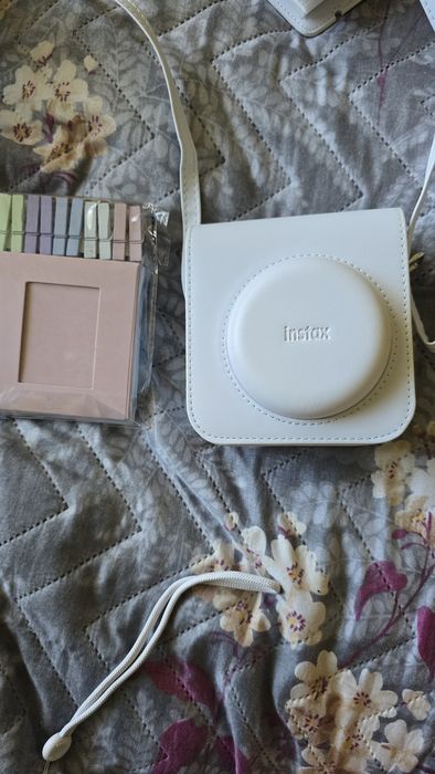 Instax mini 12 - бял