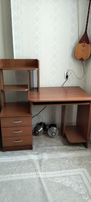 Продам компьютерный стол