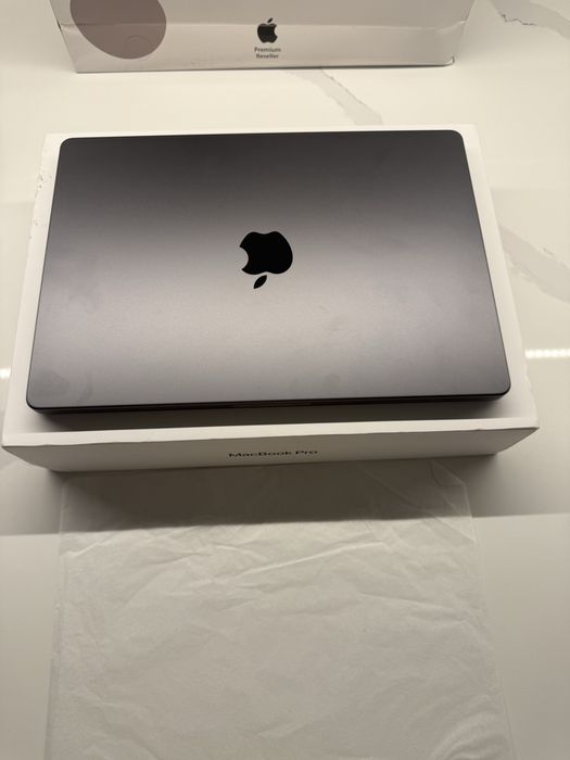 Macbook Pro 14" M4 Pro чип с 14 CPU/ 20 GPU 24GB / 1TB ЦЕНА: 3999 лв.