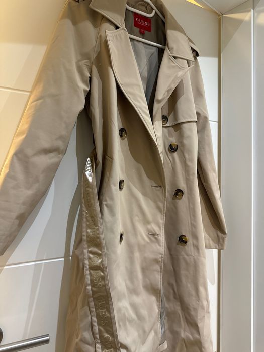 шлифер Guess XS, нов