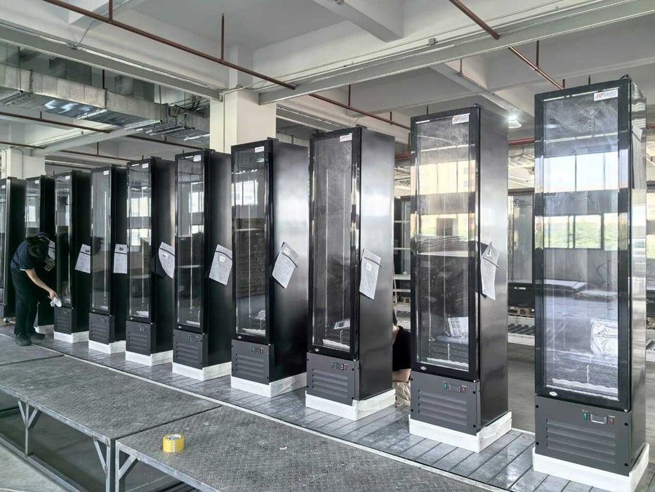 Vitrina verticala refrigerare cu 1 usa / SLIM - 42 / NOU - STOC !