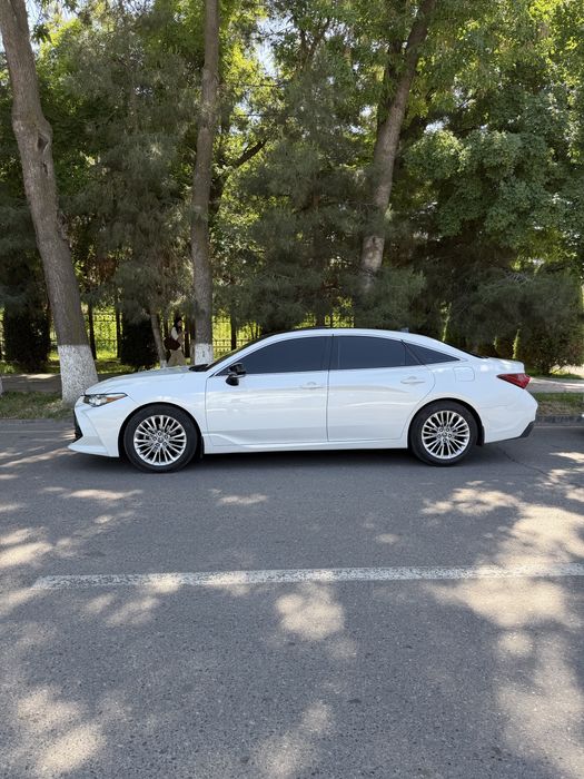 Toyota avalon 2019 yil
