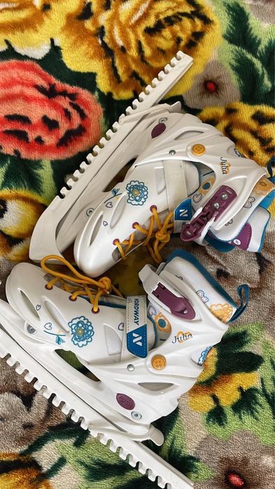 Продам коньки в отличном состоянии, раздвижные в размере