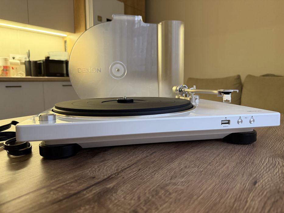 Виниловый проигрыватель DENON DP-450USB белый