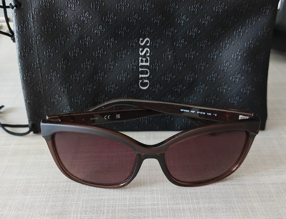 Слънчеви очила Guess