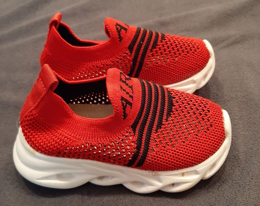 Продам обувь для ребенка