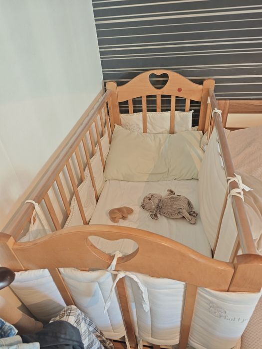Детская кроватка