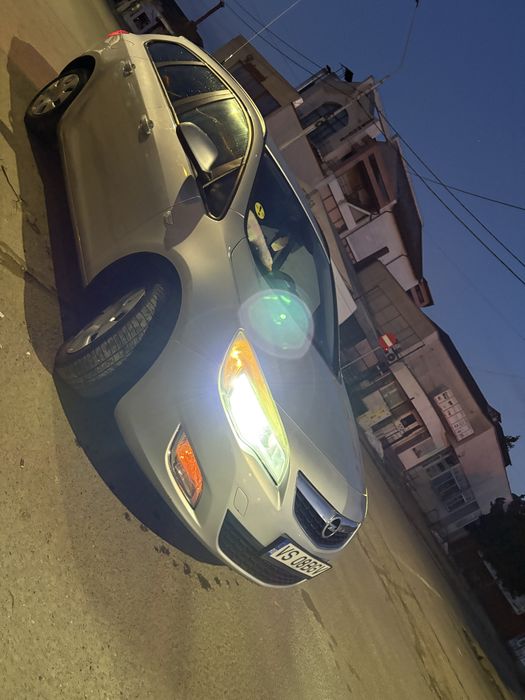 Opel Astra J pret negociabil
