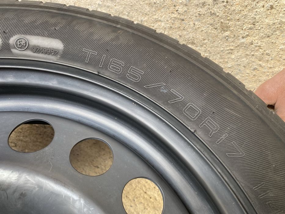 17 цола Патерица Резервна Гума Форд Волво 165/70/17