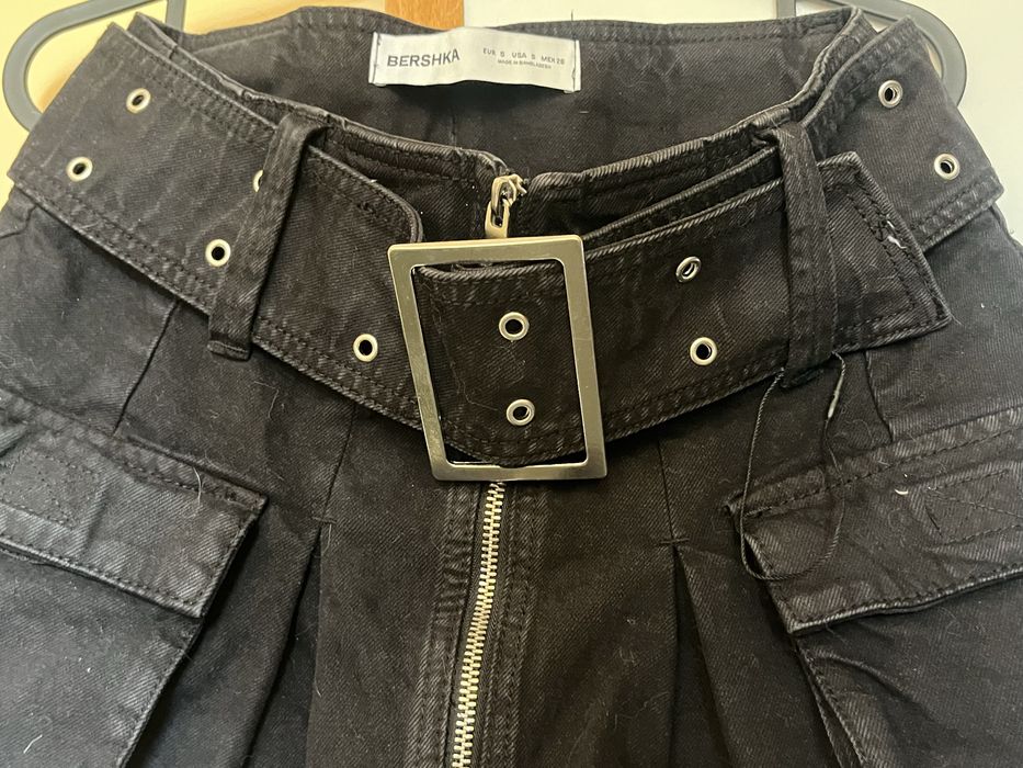 BERSHKA Къса пола - невероятна