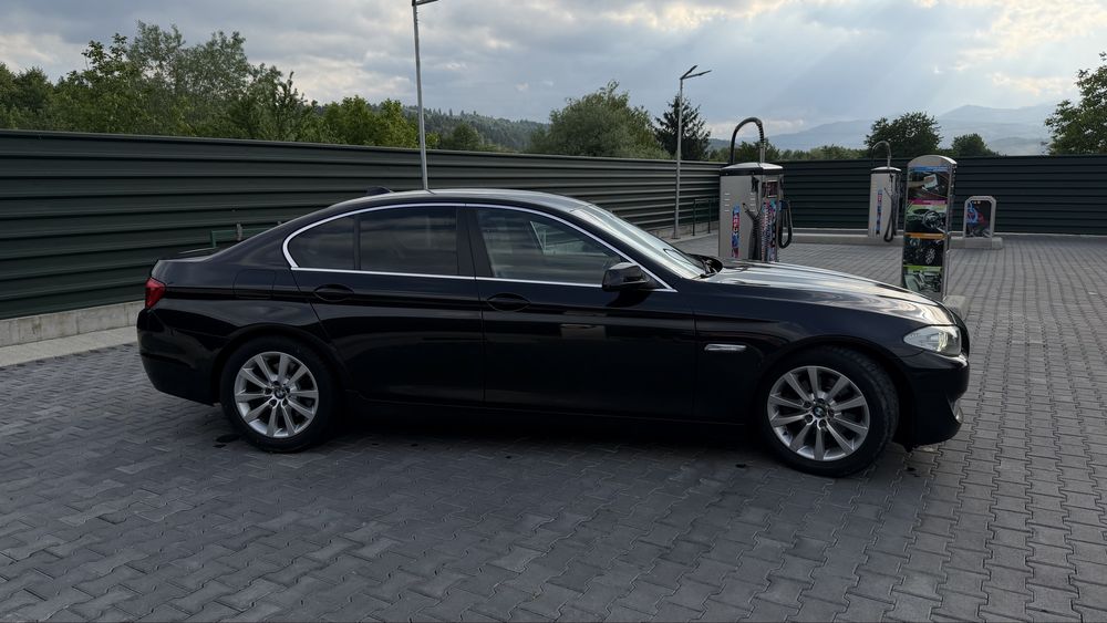 BMW Seria 5 F10 520d • 2012 • Automat • Bi-Xenon Adaptive • Keyless • Navi Mare