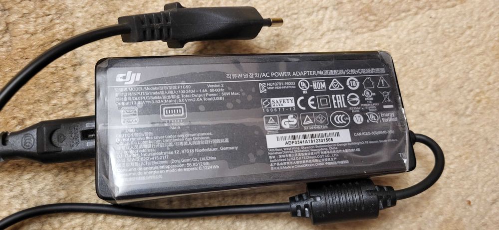 Incarcator Drona DJI Negru 13V-3.83A model F1C50  nou