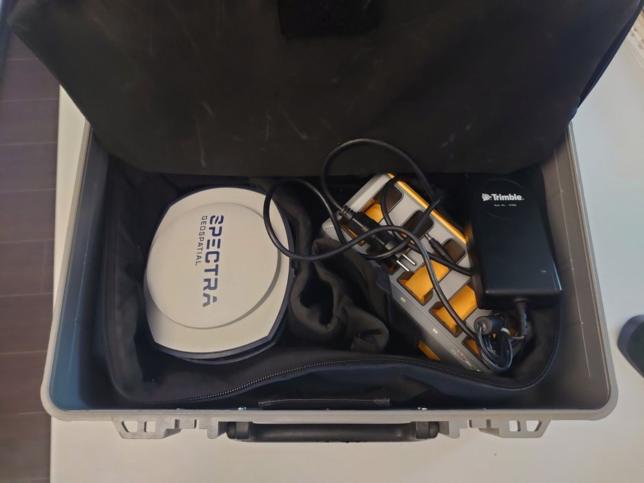 Gps Spectra Geospatial - Precision  SP85 GNSS