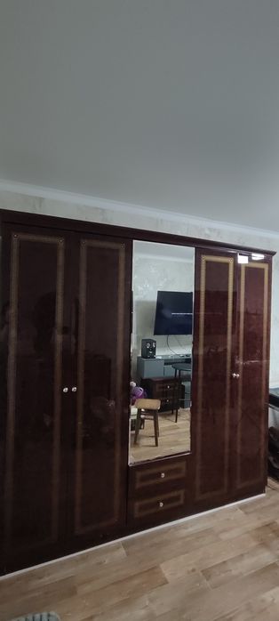 Продам вместительный шкаф