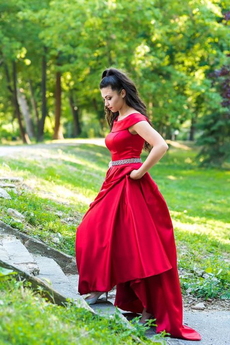 Официална рокля.