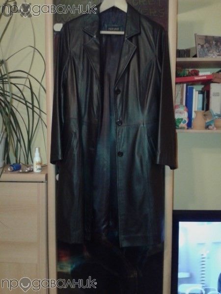 Продавам дамско кожено манто