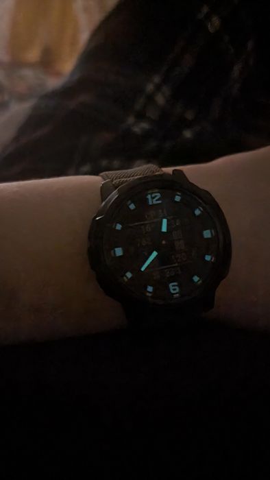 Смарт часы Garmin Instinct Crossover Solar — Неубиваемый гибрид (Графи