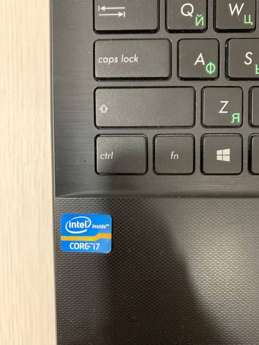 Ноутбук Асус черный