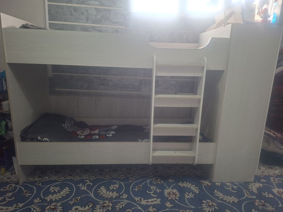 Двух яросная кровать